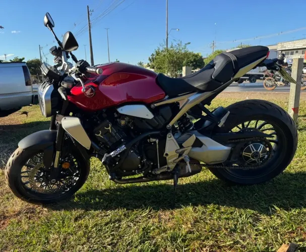 Honda CB 1000R Neo Sports Café (Apenas 1.388 km) - Estado de Zero!