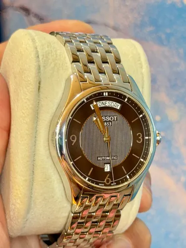 Vende-se Tissot T-One Day Date