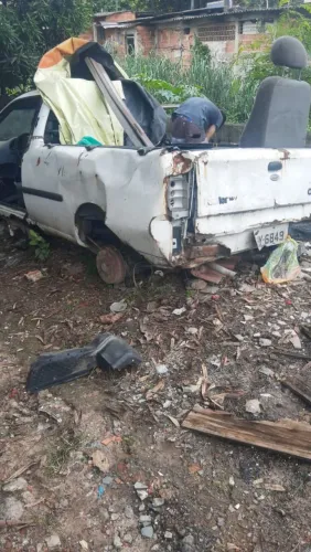 Vendo motor e caixa de fiesta Courrier sou boiúna taquara ZAP *
