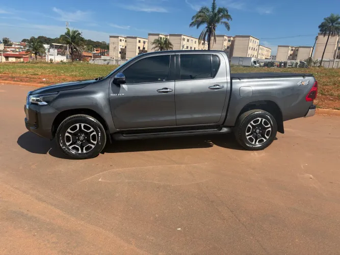 Toyota Hilux CD SRX 4X4 2.8 TDI 16V Diesel Aut. 2021