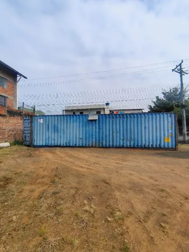 Container 40 pés em estância velha.