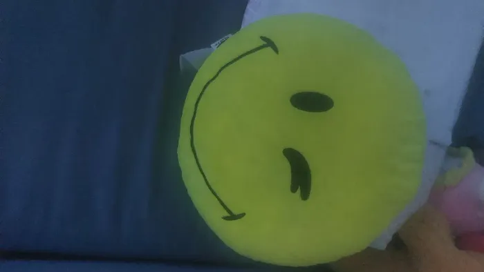 Vendo almofada 2 caras de emonji