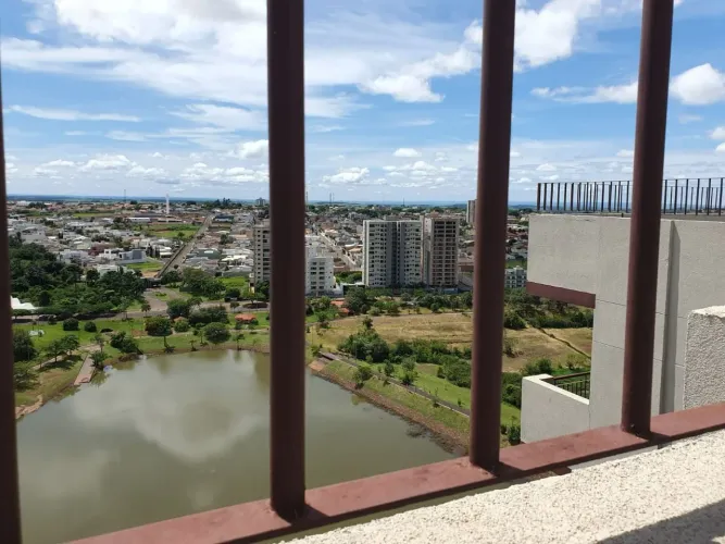 Apartamento no Condomínio Riviera do Lago com 3 Quartos (1 Suíte)