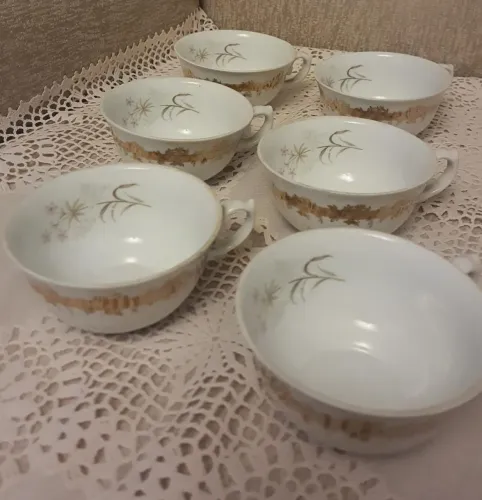 Conjunto de 6 xícaras de chá/café, em porcelana antiga Schmidt, com detalhes florais 
