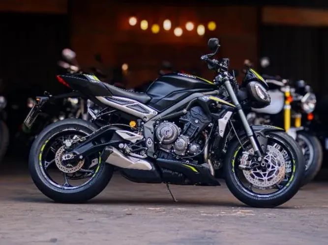 TRIUMPH STREET TRIPLE 765 RS 765 cc