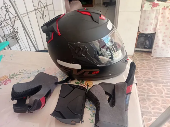 CAPACETES SEMINOVOS $100