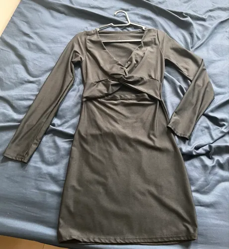 Vestido preto colado 