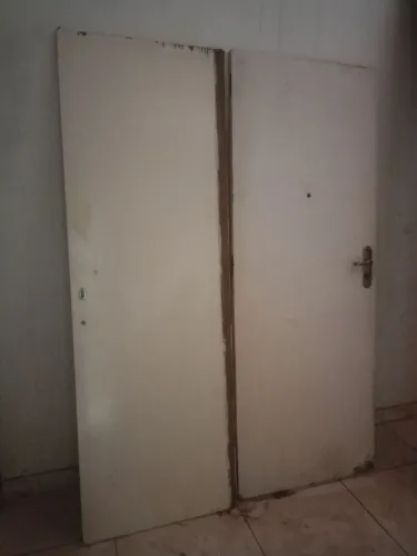 2 portas de madeira 