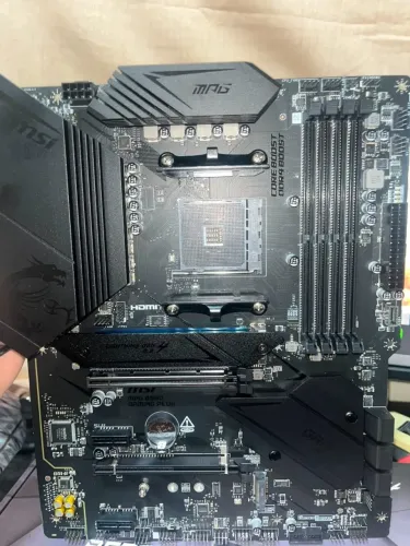 Placa-Mãe MSI MPG B550 Gaming Plus AM4 ATX DDR4 - Nova