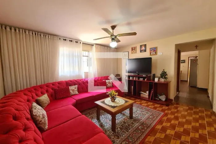 Casa à Venda - Jardim Independência, 4 Quartos, 172 m2