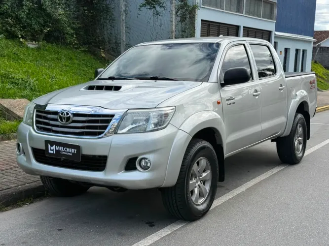 Toyota Hilux CD SR D4-d 4X4 3.0 TDI Dies. 2014
