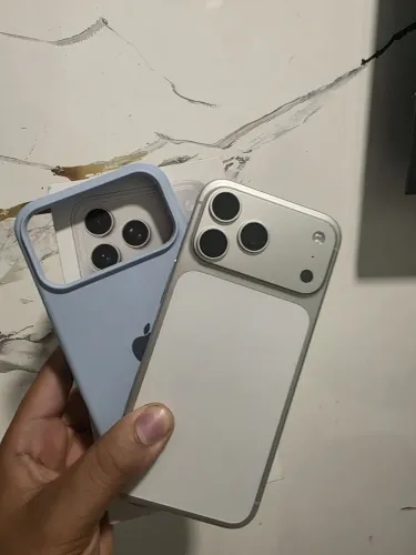 iPhone 17 pro max
