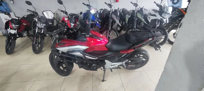 HONDA NC 750 VERMELHA 2018 Shalon veículos Cariacica