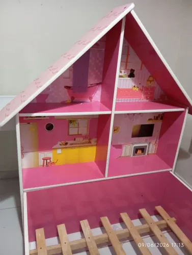 Cama montessoriana casinha rosa