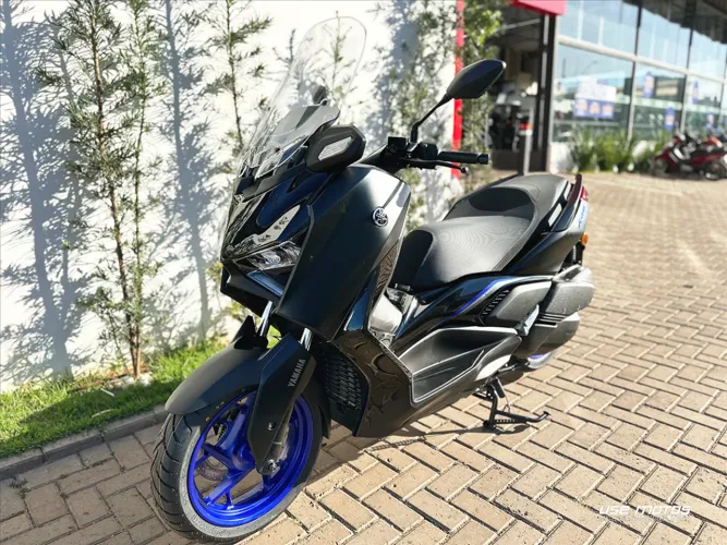 YAMAHA XMAX 300 CONNECTED ABS