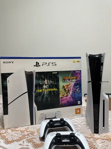 ? PlayStation 5 Slim 1TB + 2 Controles