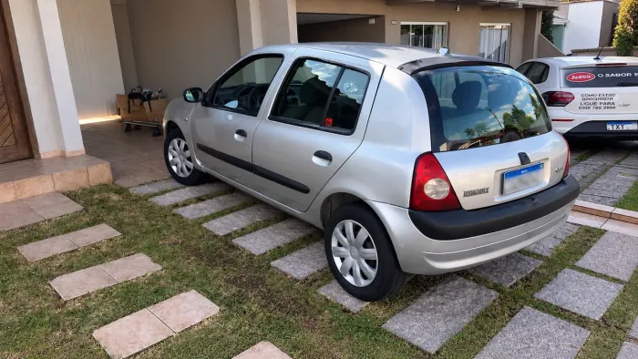 Renault Clio RT/ Privilège 1.6 16V 5P 2004