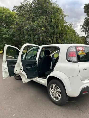 Fiat Uno Attractive 1.0 EVO Fire Flex 8V 5P 2021