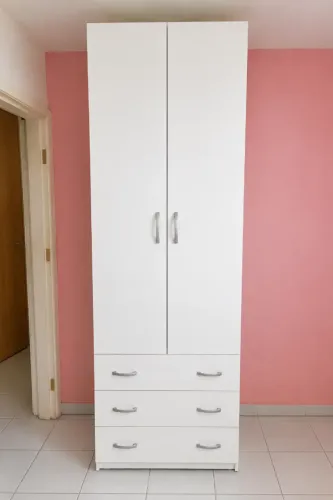 Guarda-roupa branco 2 portas com 3 gavetões - espaçoso
