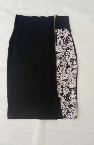 saia midi social preta floral