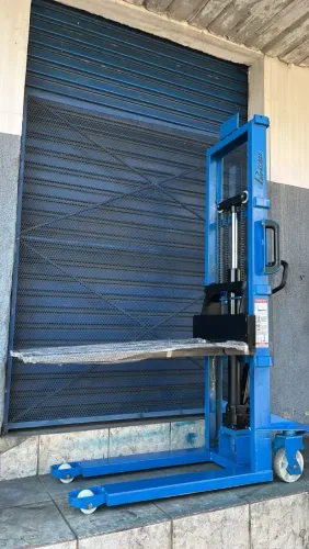 Empilhadeira manual 1500kg