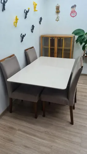 Mesa Retangular com 4 Cadeiras