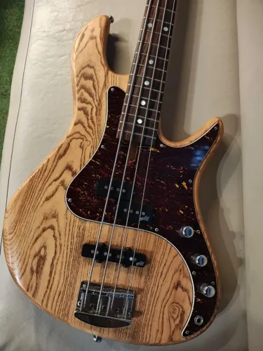 Baixo Condor Evo Custom 4c PJ 