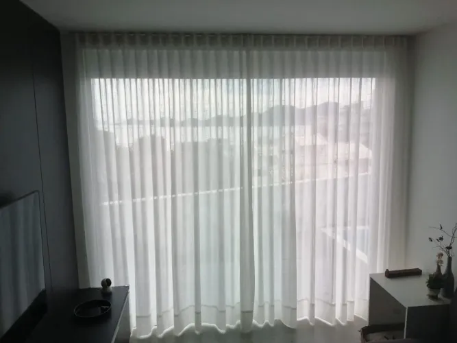 NOVA - Cortina Wave trilho Suíço Off White sem forro