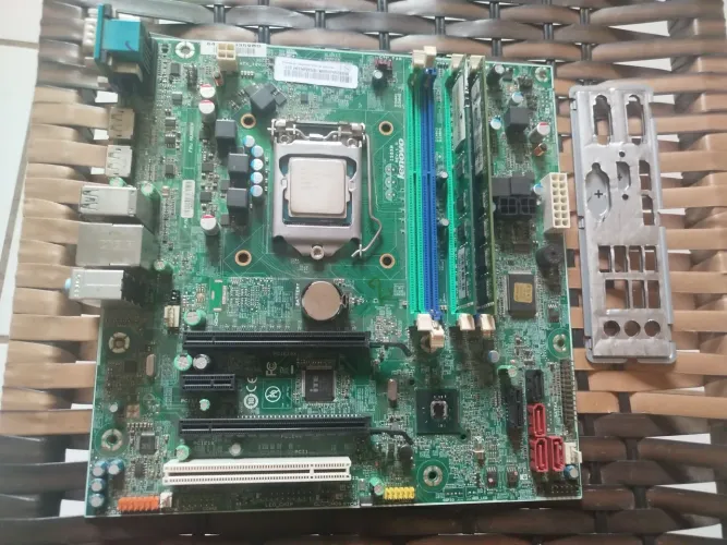 Kit placa Placa mãe lenovo m93p is8xt, processador i5-4570, memória ram 8gb 2x4