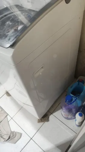MÁQUINA DE LAVAR ROUPAS