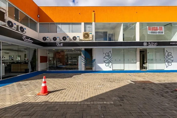Sala comercial para locação no São Francisco, ao lado do Shopping Muller