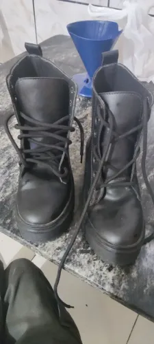 Coturno preto fosco