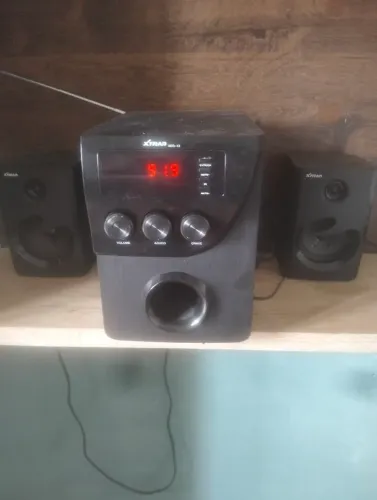 Caixa de som subwoofer 