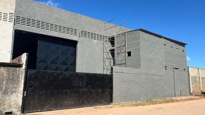 OPORTUNIDADE! 2 GALPÕES PELO PREÇO DE 1