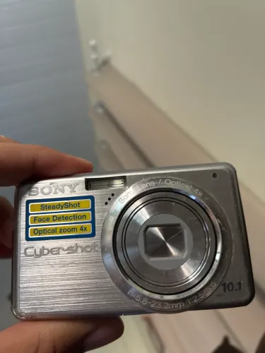     Sony Cyber-shot DSC-S