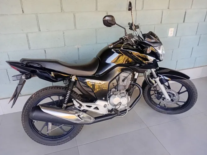 Vendo moto 160 fan 2024 bem conservada, 2026 pago moto impecável no ponto de transferir.