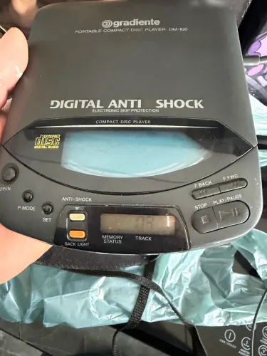 Discman gradiente antigo