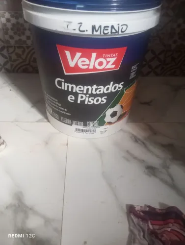 Tinta pra piso na cor cinza médio