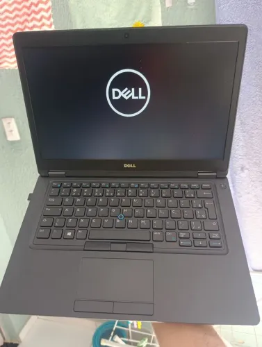 Vendo notebook top da Dell com processador Intel corei7,  teclado retroiluminado, 500 gb
