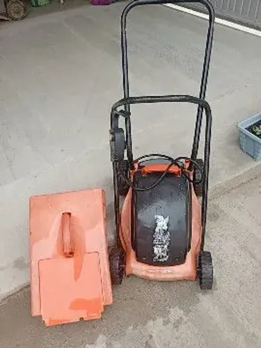 Máquina de cortar grama