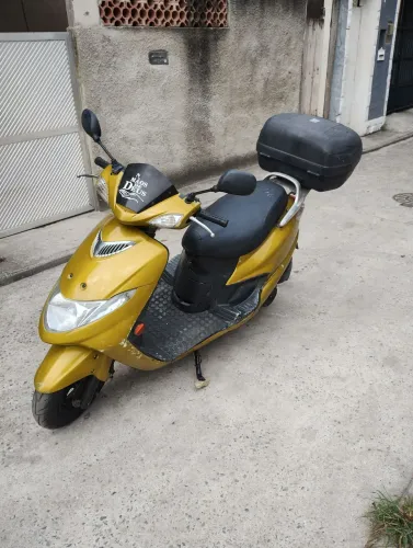 Suzuki Burgman 2009