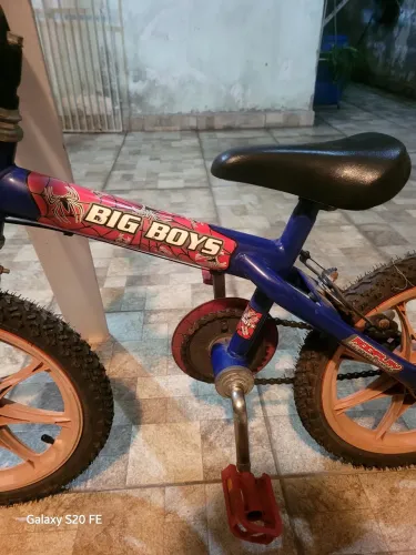 Bicicleta infantil homem Aranha