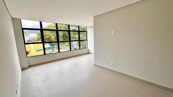 EXCELENTE SALA PARA ALUGAR NO CASTELO!!