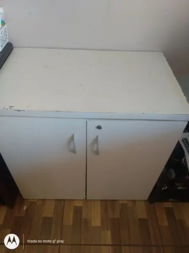 Balcão Armário 2 Portas Branco com Prateleira Interna e Tranca