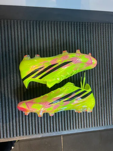 Chuteira adidas F50 FG campo