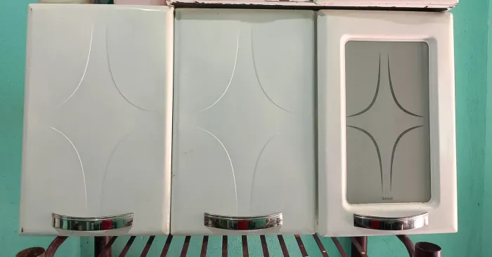 Vende-se armário de cozinha 3 portas