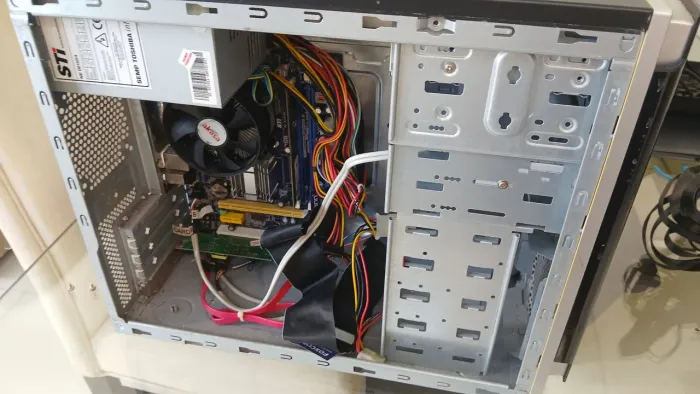 PC desktop antigo / retirada de peças