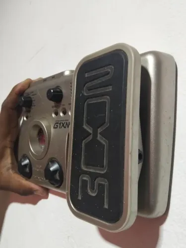 Pedaleira Zoom G1 Next (com pedal de expressão)