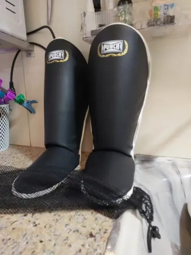 Protetor de Canela Com Pé Muay Thai Punch