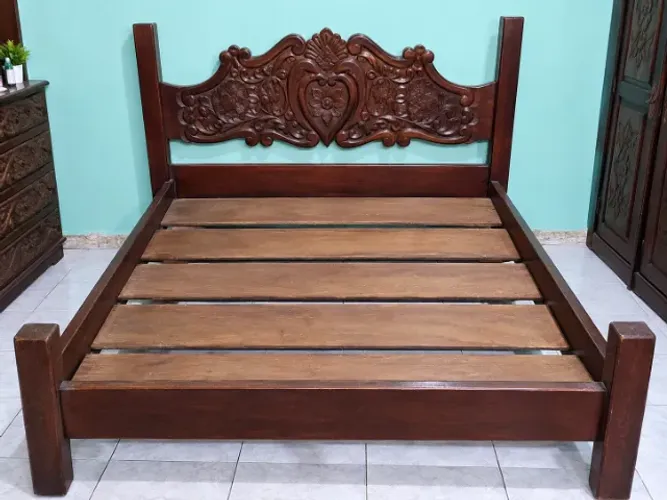 OPORTUNIDADE! CAMA DE CASAL EM MADEIRA MACIÇA (MOGNO)? ROBUSTEZ E ELEGÂNCIA CLÁSSICA! ? 32